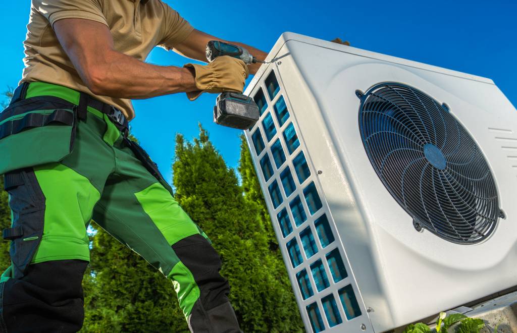 inspecter une pompe à chaleur système de climatisation